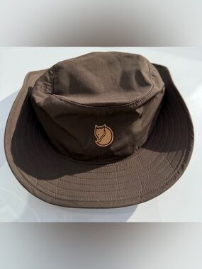 FJALLRAVEN Women’s Abisko Summer Hat Wide Brim Brown Outdoor Sun Protection (M)